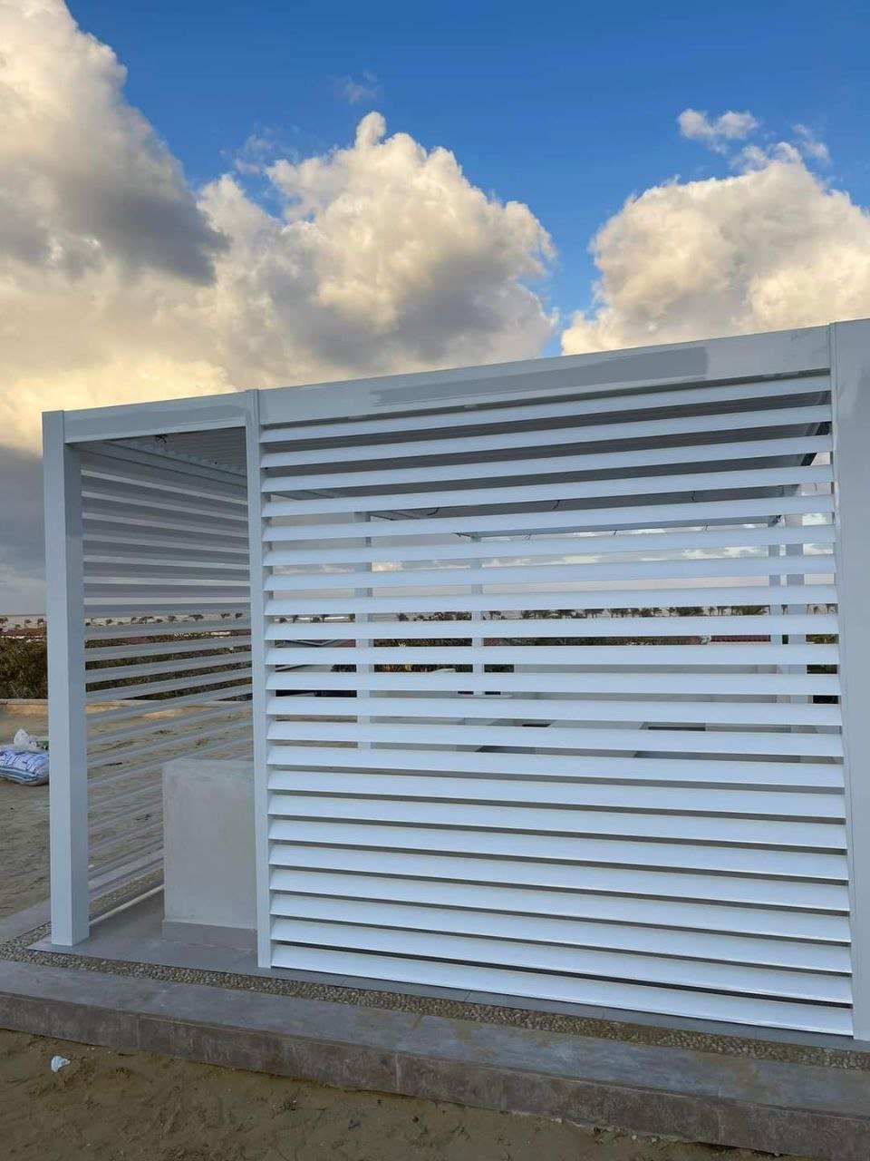 برجولة حديد وخشب